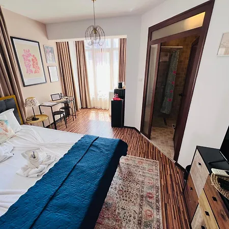 Апартаменты Desi House 302 A Large Cozi